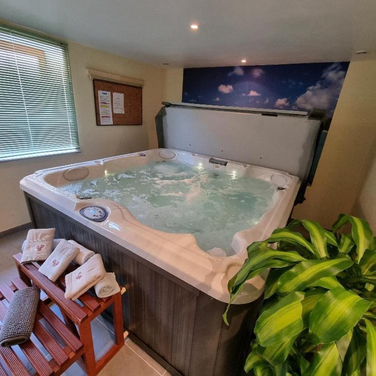 Gite Myrtille 2 A 6 Personnes Avec Spa Et Salle De Jeux Dans La Residence Ventron Exteriör bild